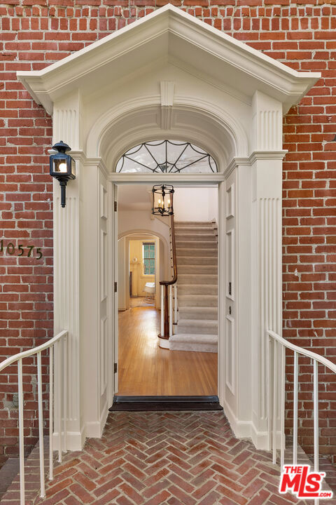 Active for sale at Los Angeles, CA, Los Angeles, CA CA and 5 baths