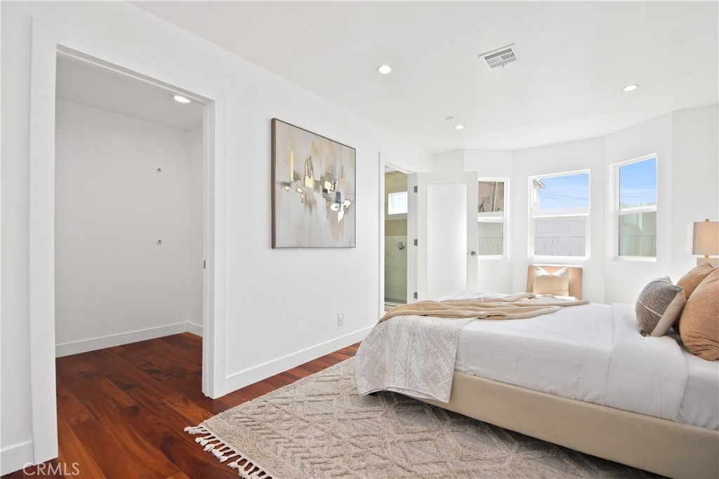 Residential for sale at 11861 S San Pedro, Los Angeles CA featuring 3 beds and 4 baths