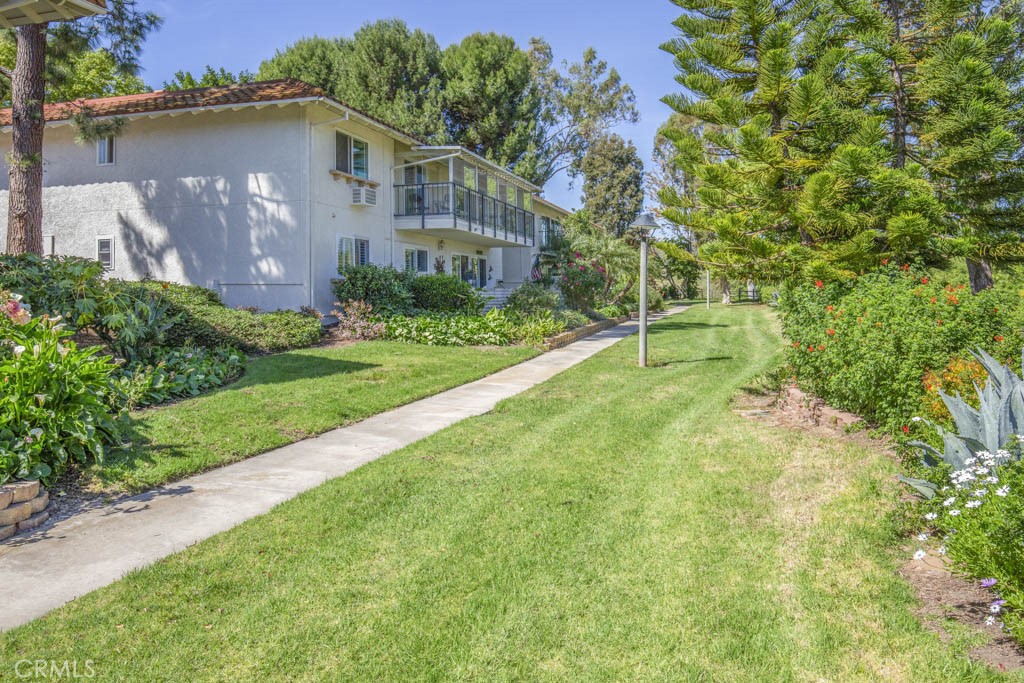 Residential Lease for rent at 5350 Algarrobo B, Laguna Woods CA featuring 2 beds and 2 baths
