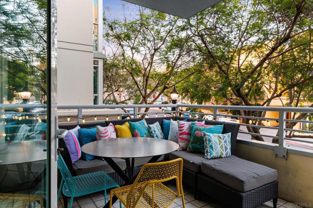 Residential Lease for rent at 850 Beech 307, San Diego CA featuring 2 beds and 2 baths