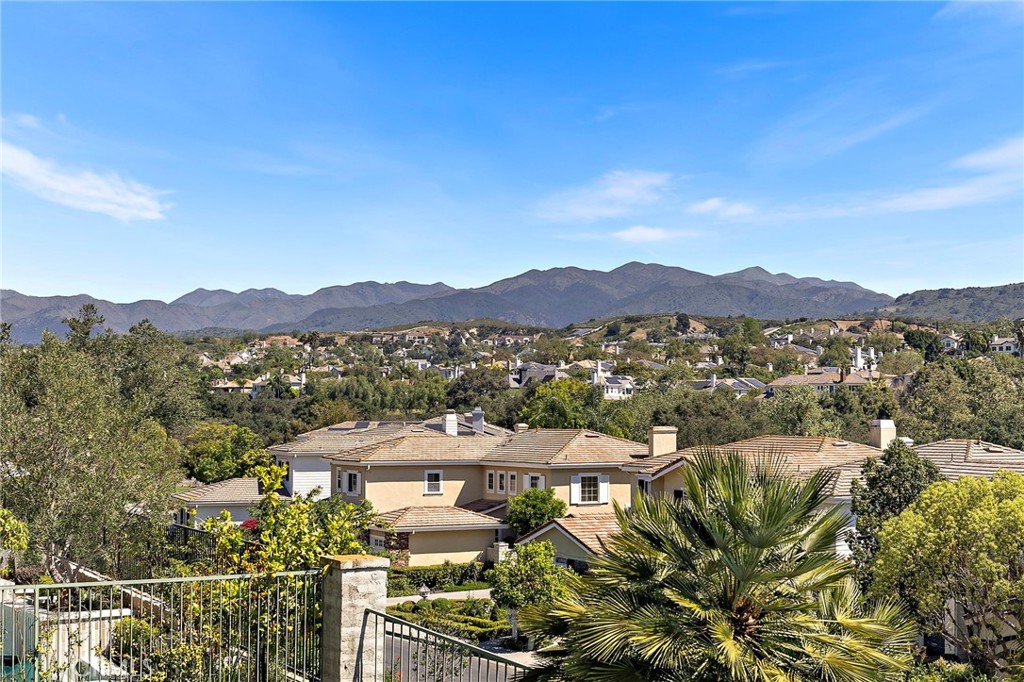 Residential for sale at 20 Edgewood, Coto de Caza CA featuring 4 beds and 4 baths