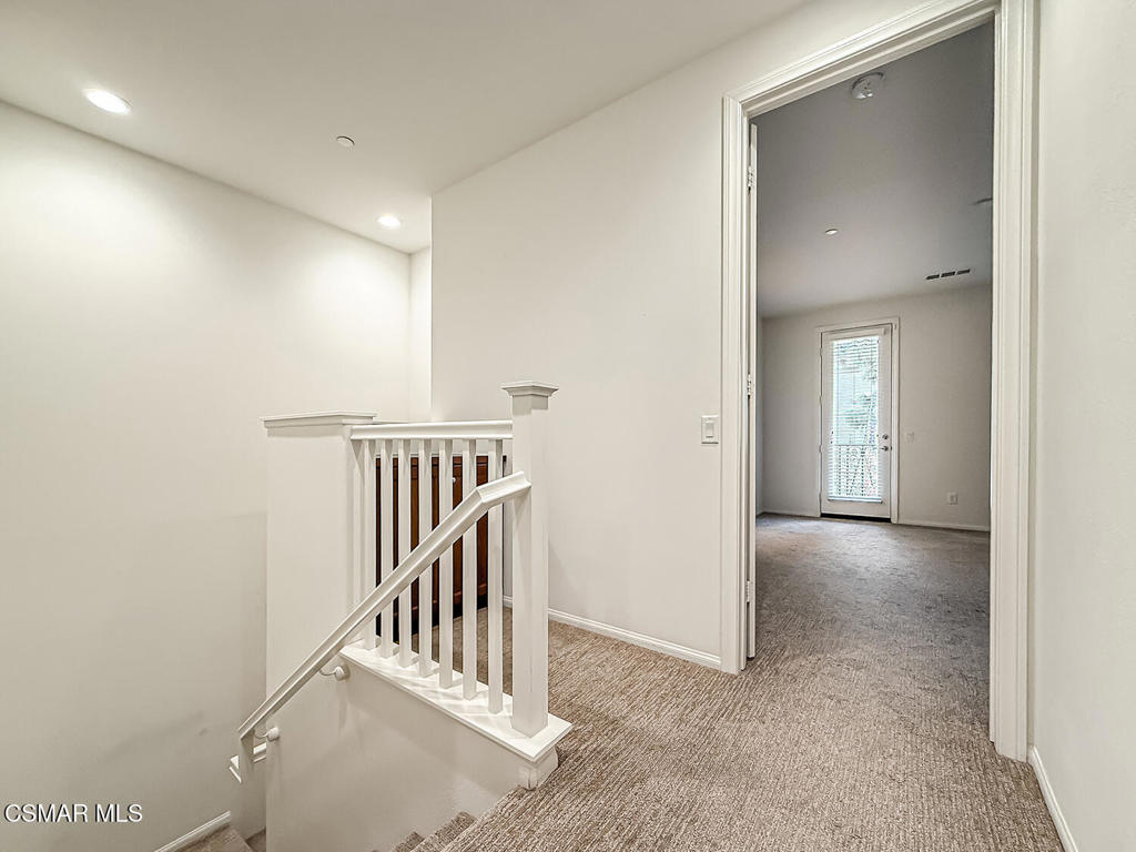 Residential Lease for rent at 389 Castiano Street, Camarillo CA featuring 2 beds and 3 baths