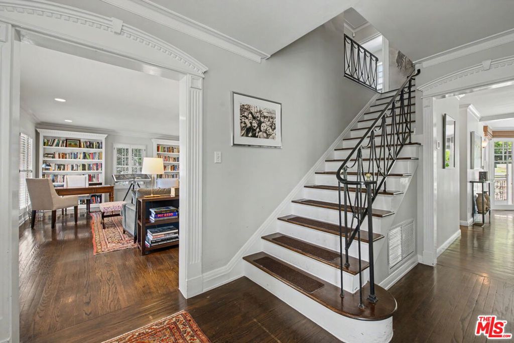 Active for sale at Los Angeles, CA, Los Angeles, CA CA and 3 baths