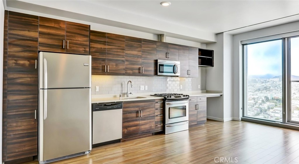 Residential Lease for rent at 100 Van Ness Avenue 1511, San Francisco, San Francisco County CA featuring 1 bed and 1 bath