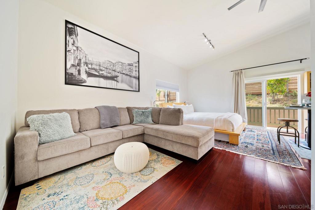 Residential Lease for rent at 1920 Gardena B, San Diego CA and 1 bath