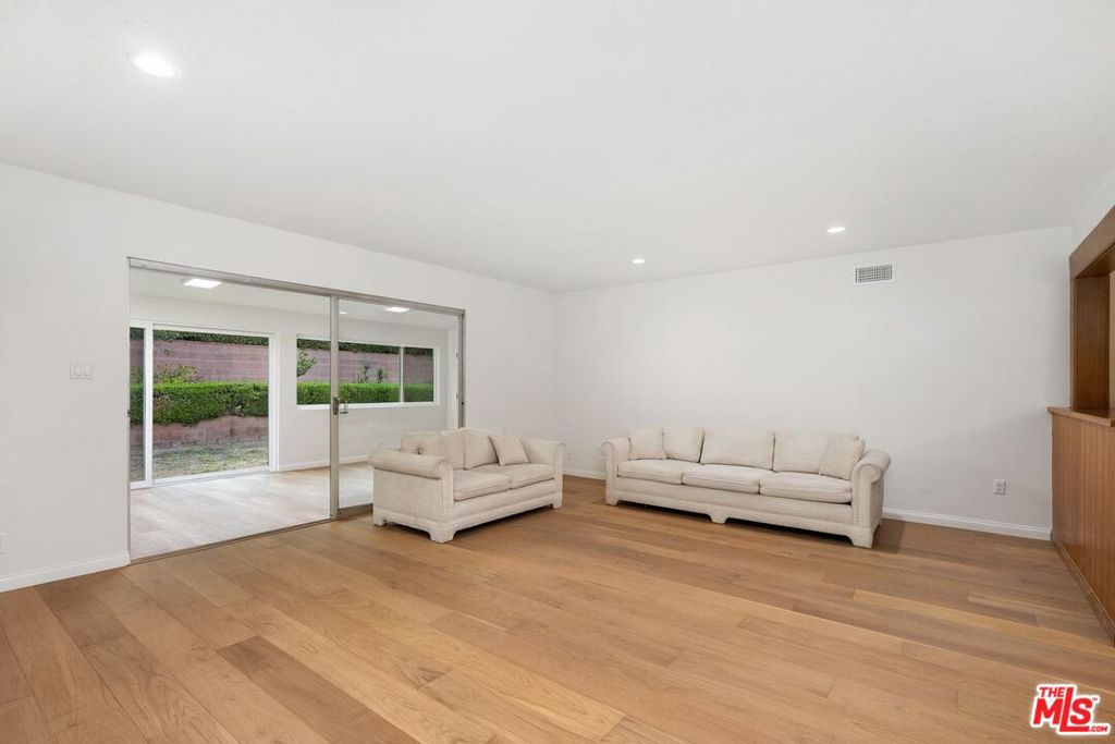 Residential Lease for rent at 6204 S Corning Avenue, Los Angeles, Los Angeles County, CA featuring 3 beds and 3 baths