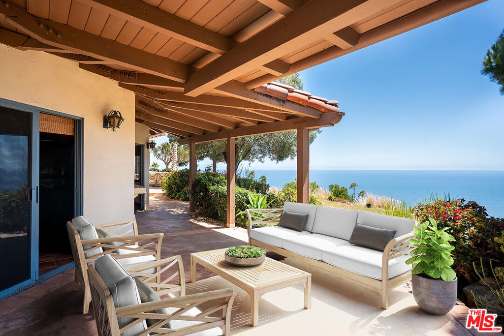 Residential Lease for rent at 4211 Avenida De La Encinal GH, Malibu CA featuring 2 beds and 2 baths