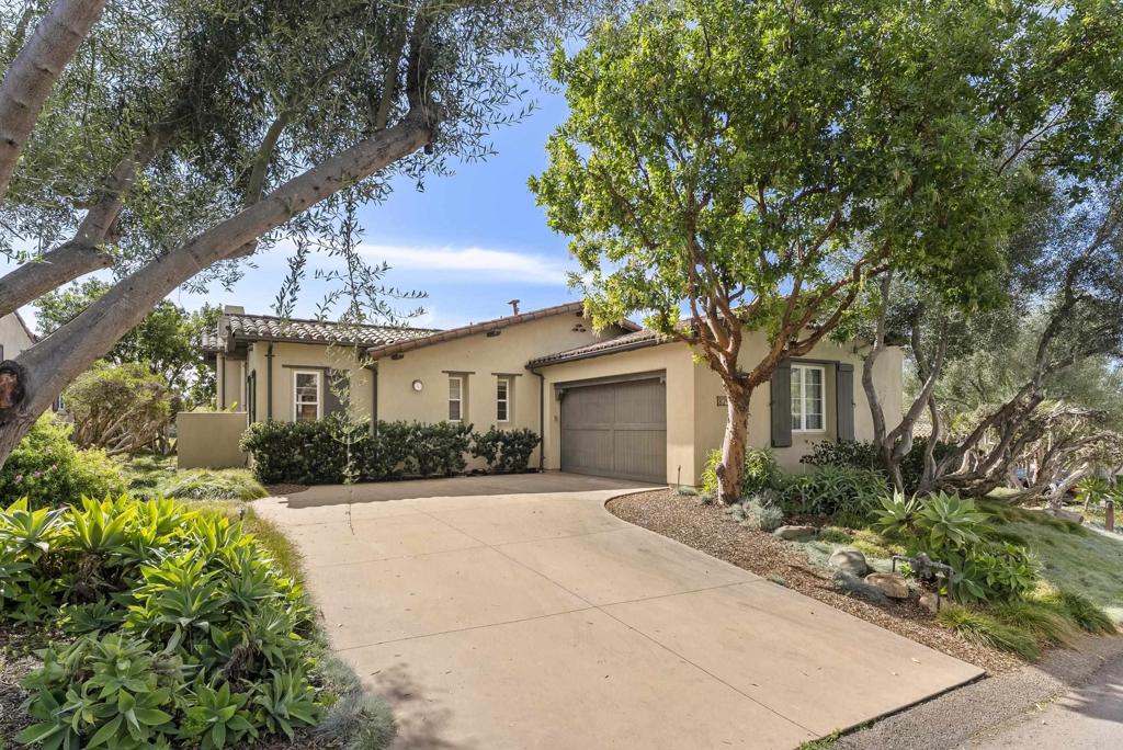Residential Lease for rent at 8291 Santaluz Village Grn N, San Diego CA featuring 3 beds and 3 baths