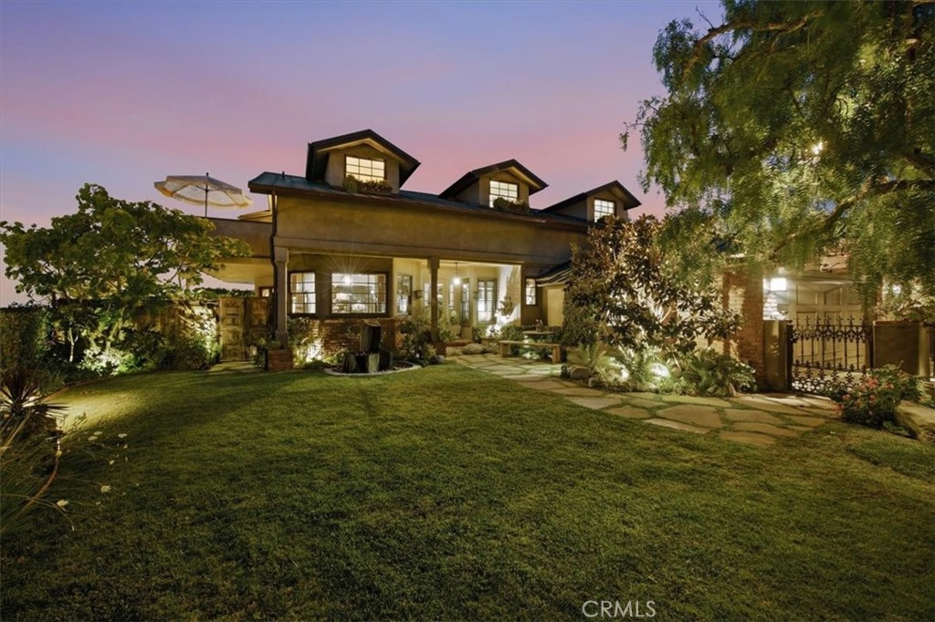 Residential Lease for rent at 113 Vista Del Sol, Redondo Beach CA featuring 4 beds and 4 baths