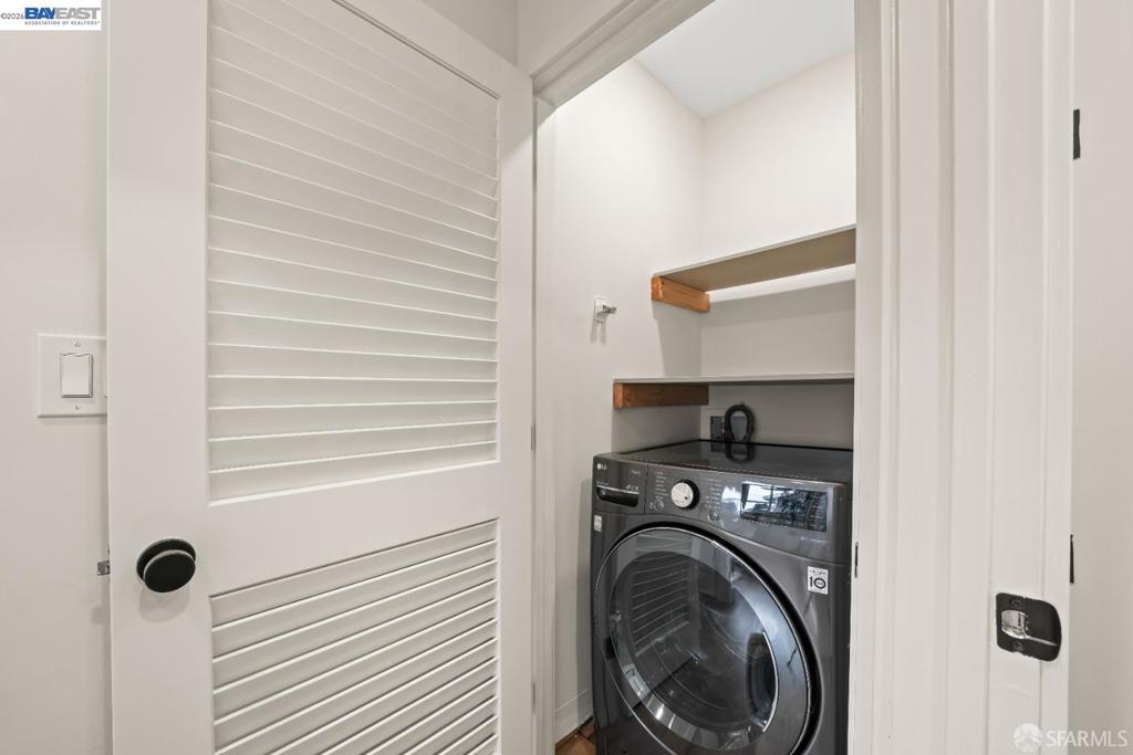 Residential Lease for rent at 916 44th Street, Oakland CA featuring 1 bed and 1 bath