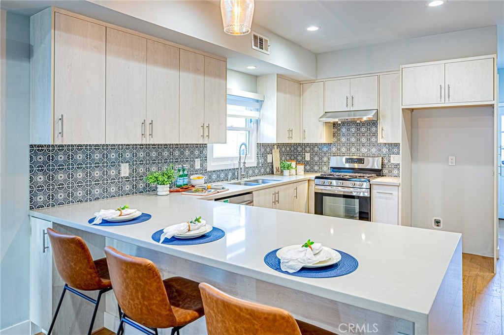 Residential for sale at 1226 Meadowbrook, Los Angeles CA featuring 6 beds and 6 baths