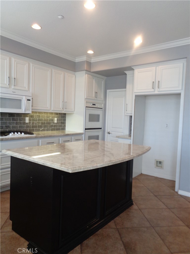 Residential Lease for rent at 20904 Monarch Lane 27, Huntington Beach, Orange County CA featuring 3 beds and 3 baths