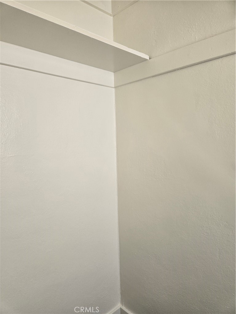 Residential Lease for rent at 942 E 2nd 15, Long Beach CA featuring 2 beds and 1 bath