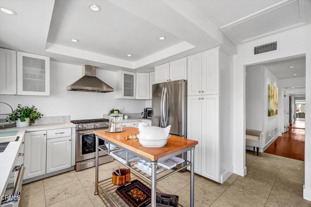 Active for sale at Mission Viejo, CA, Mission Viejo, CA CA and 2 baths