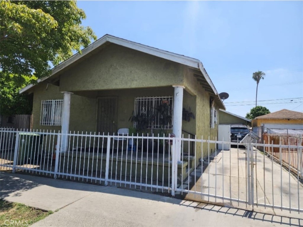 Residential for sale at 222 E Century, Los Angeles CA featuring 3 beds and 1 bath