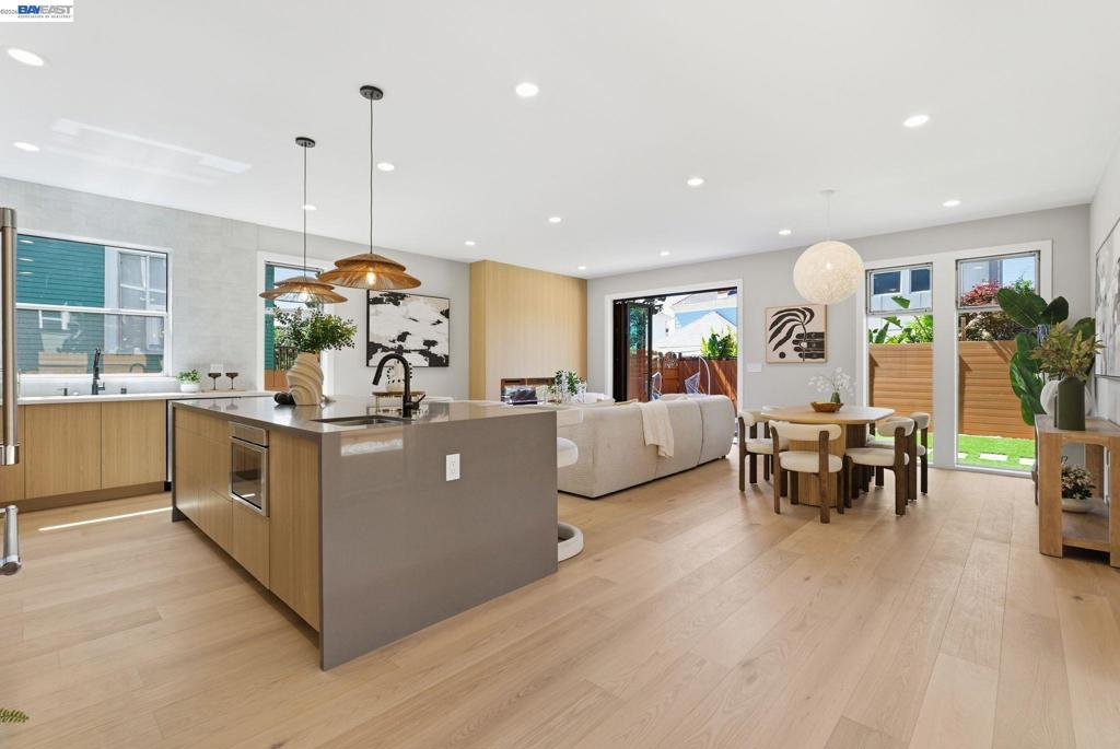 Active for sale at Oakland, CA, Oakland, CA CA and 5 baths