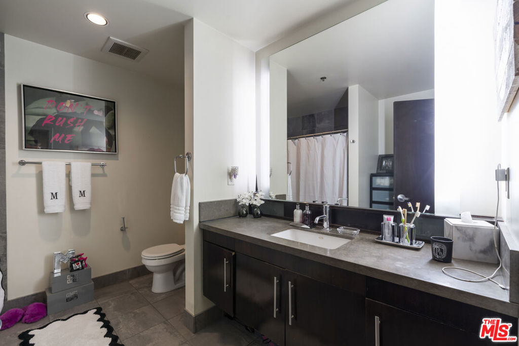 Residential for sale at 1100 S Hope Street 814, Los Angeles CA featuring 1 bed and 1 bath