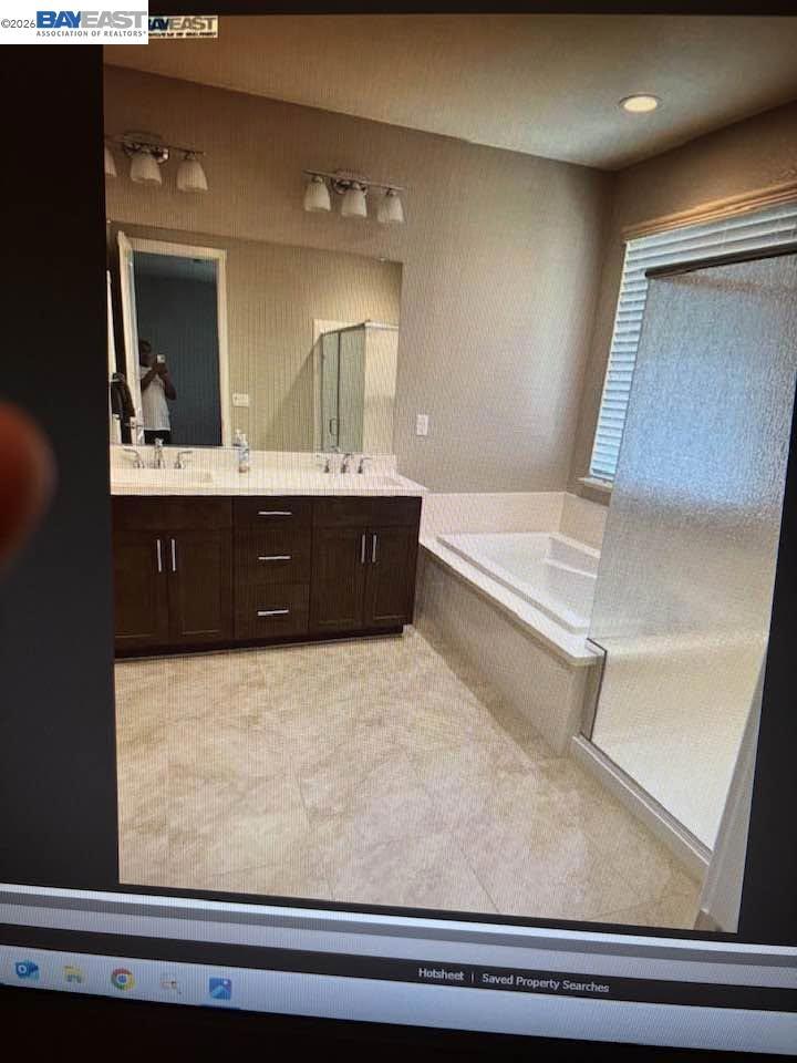 Residential Lease for rent at 2553 Paisley Ct, Lathrop, San Joaquin County CA featuring 5 beds and 3 baths