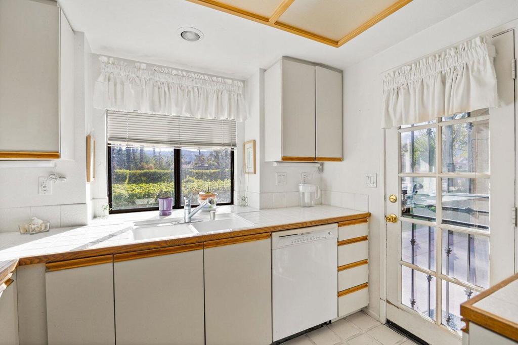 Residential Lease for rent at 34197 Calle Mora, Cathedral City CA featuring 2 beds and 2 baths