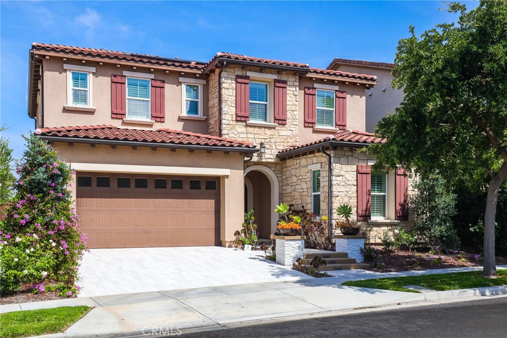 Residential Lease for rent at 51 Heliotrope, Lake Forest, Orange County CA featuring 4 beds and 5 baths