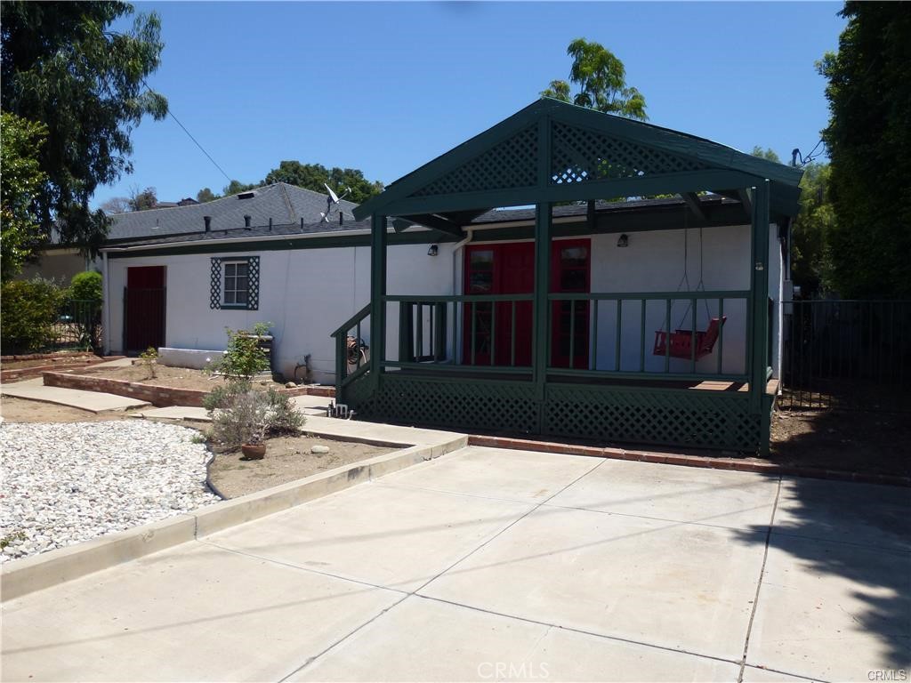 Residential Lease for rent at 4934 E. Glen Aren Ln 1/2, Orange CA featuring 1 bed and 1 bath