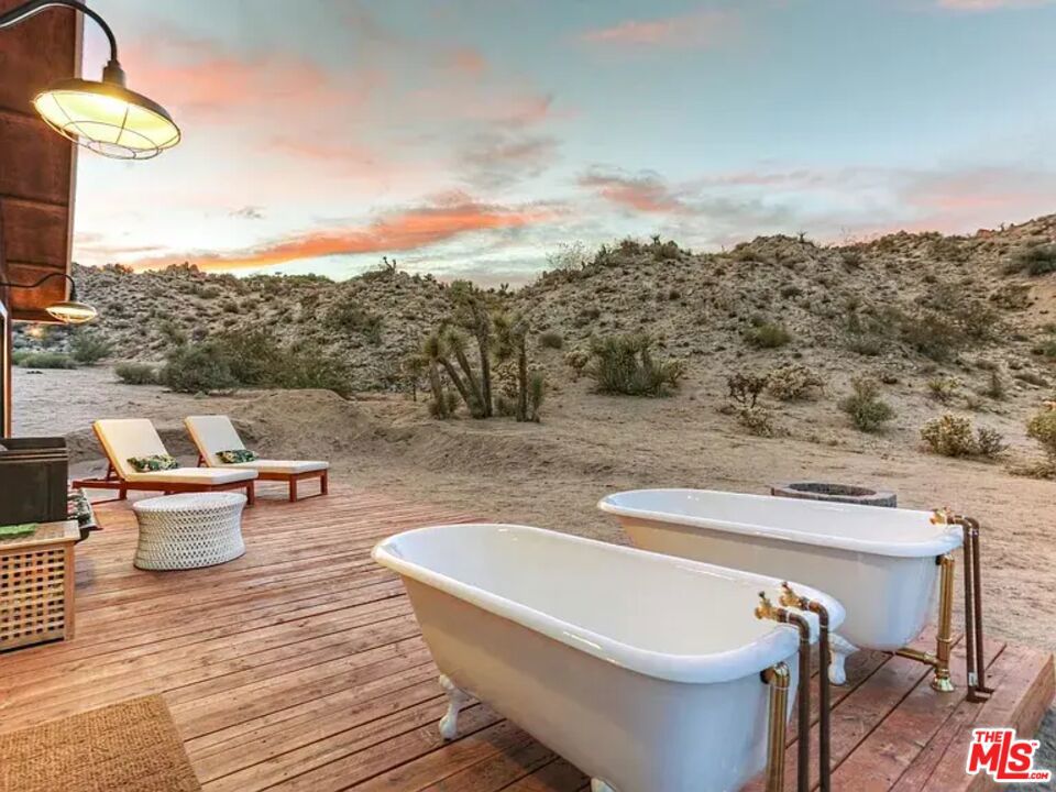 Residential Lease for rent at 5928 Chula Vista Avenue, Yucca Valley CA featuring 2 beds and 1 bath