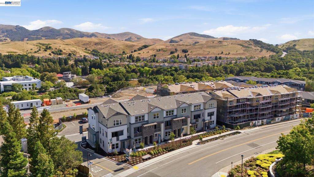 Condominium for sale at 2009 Cascade Way, San Ramon, CA featuring 3 beds and 3 baths