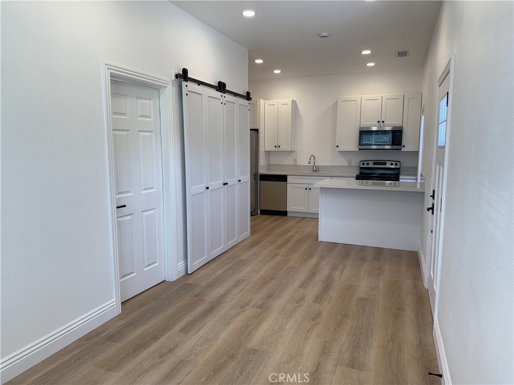 Residential Lease for rent at 14695 Candeda Place 2, Tustin, Orange County CA featuring 1 bed and 2 baths