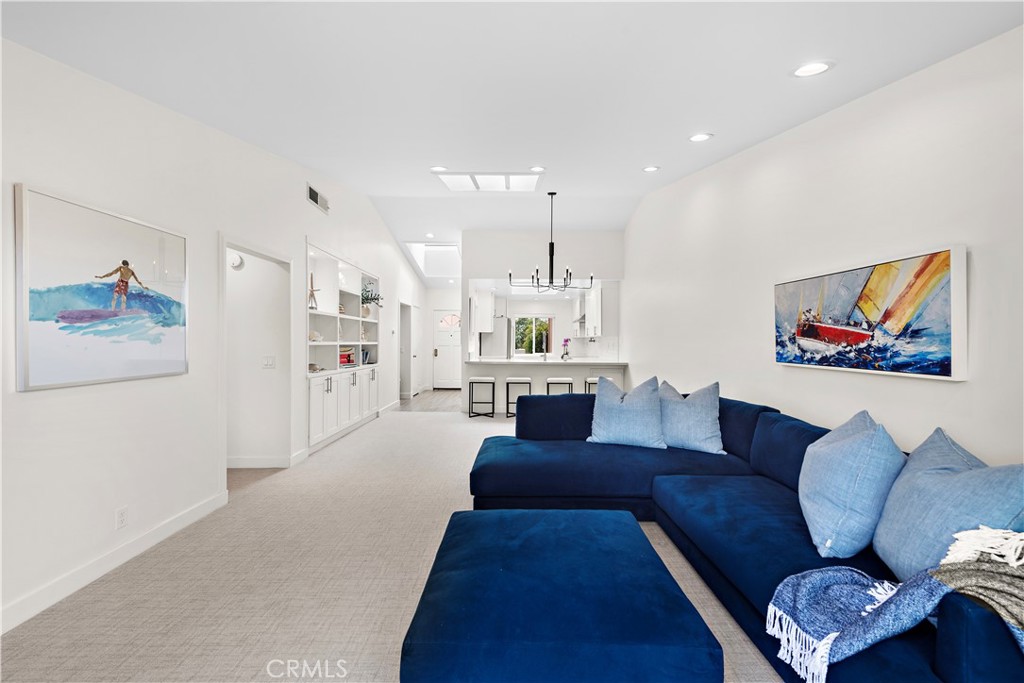Residential Lease for rent at 408 Villa Point, Newport Beach CA featuring 2 beds and 2 baths