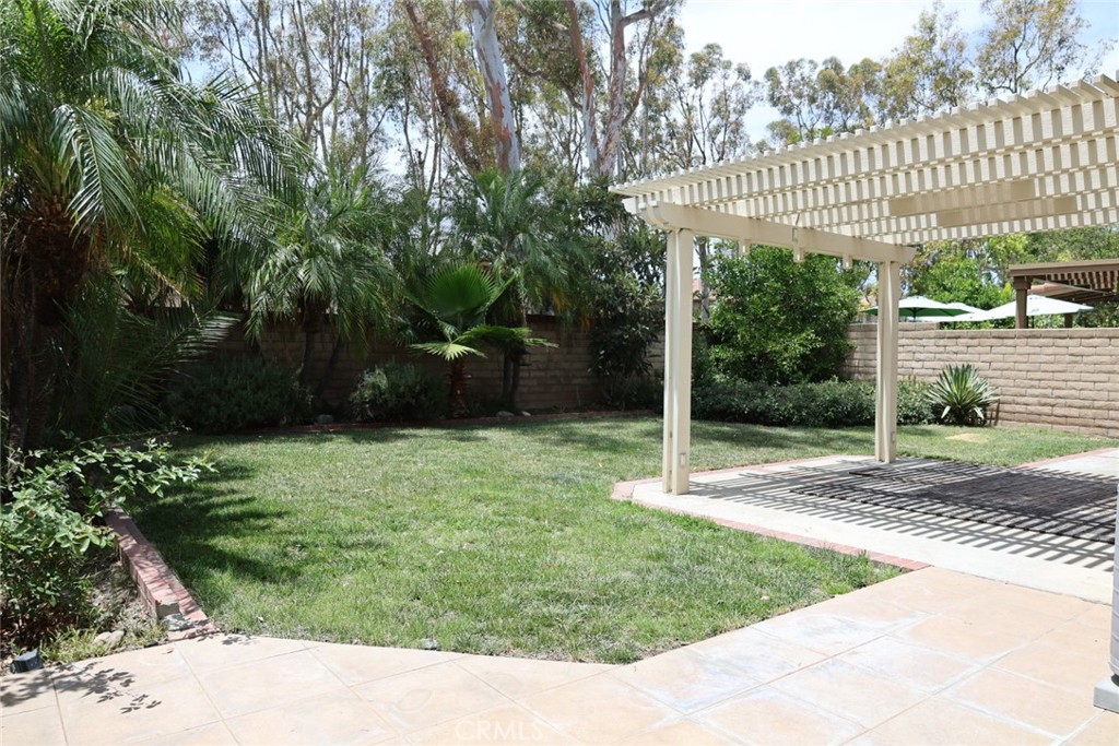 Residential Lease for rent at 11093 Means, Tustin, Orange County CA featuring 3 beds and 3 baths