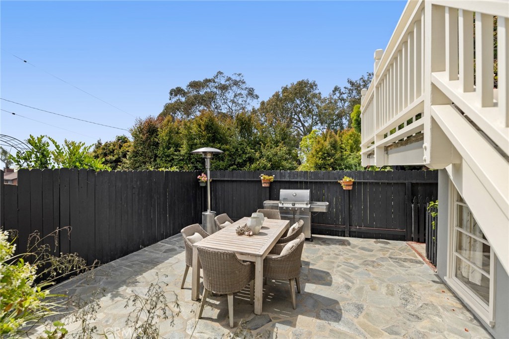 Residential Lease for rent at 640 Pearl Street, Laguna Beach CA featuring 2 beds and 2 baths