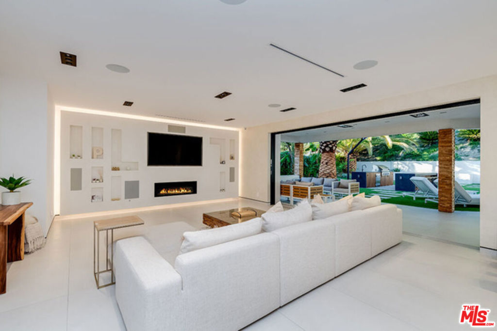 Residential Lease for rent at 25879 Chalmers Place, Calabasas CA featuring 5 beds and 5 baths