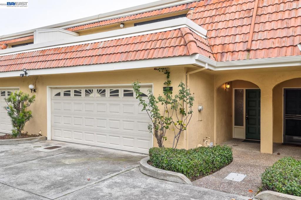 Residential for sale at 1354 Dale Ave 9, Mountain View CA featuring 2 beds and 3 baths