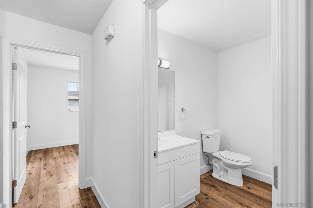 Residential Lease for rent at 6434 Akins Ave 512, San Diego CA featuring 2 beds and 1 bath