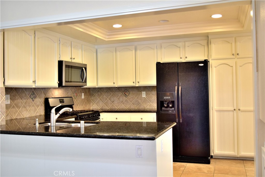 Residential Lease for rent at 16 Creekwood, Irvine, Orange County CA featuring 3 beds and 3 baths