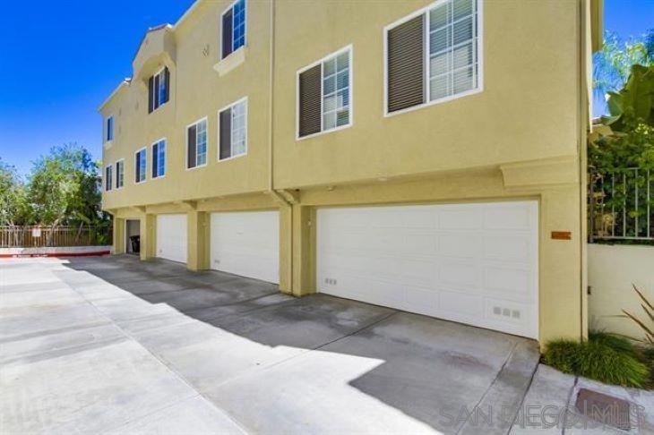 Residential Lease for rent at 3810 3810 Mykonos Lane 9, San Diego CA featuring 2 beds and 3 baths