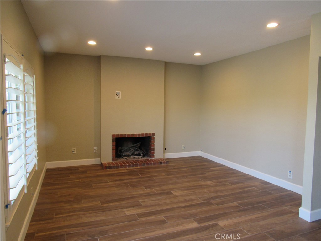 Residential Lease for rent at 23502 Via Breve, Mission Viejo CA featuring 4 beds and 3 baths