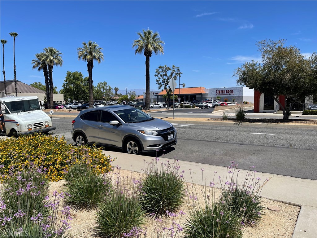 Residential Lease for rent at 27051 Sun City Boulevard 1, Menifee CA featuring 2 beds and 1 bath
