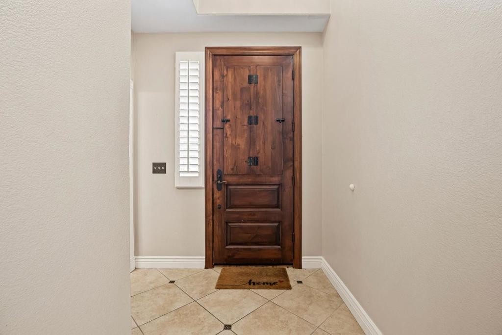Residential Lease for rent at 939 Skip Away Court, Morgan Hill CA featuring 3 beds and 3 baths