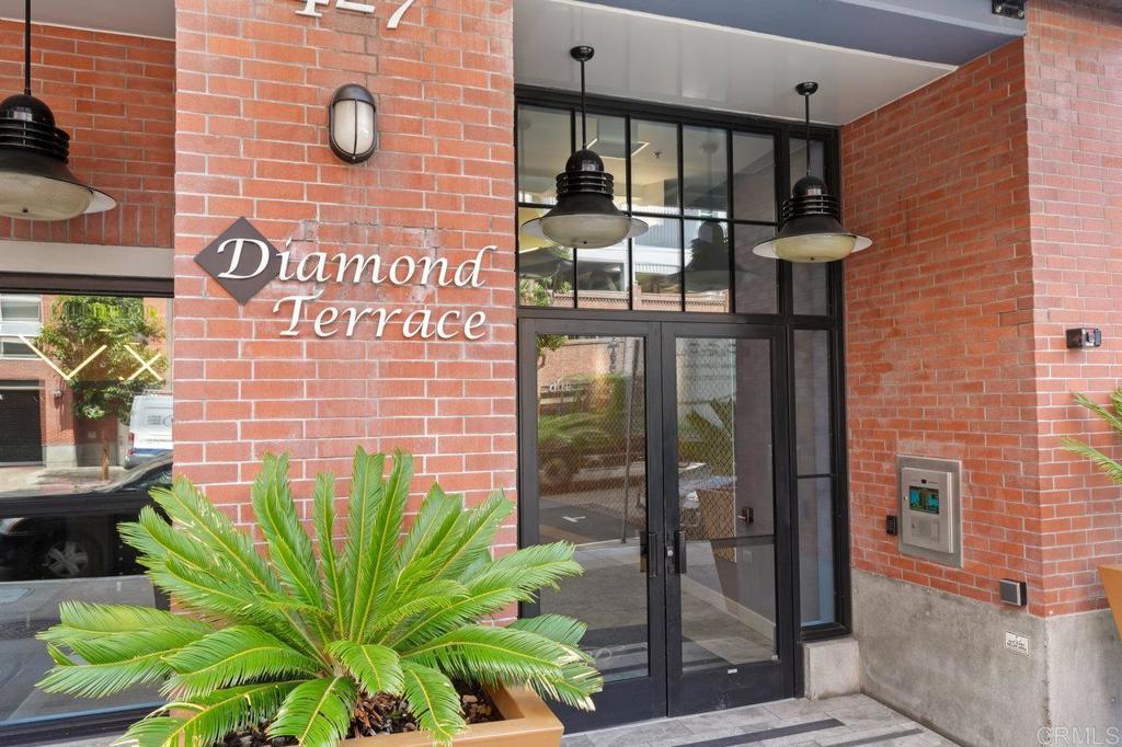 Residential Lease for rent at 427 9th 301, San Diego CA featuring 1 bed and 1 bath