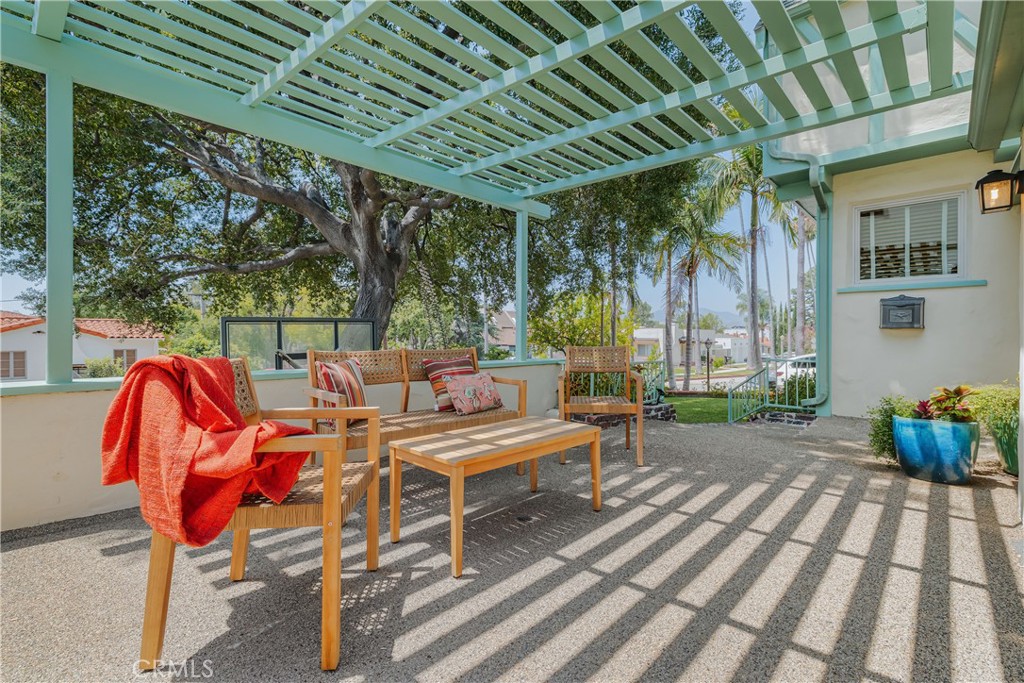 Active for sale at Glendale, CA, Glendale, CA CA and 2 baths