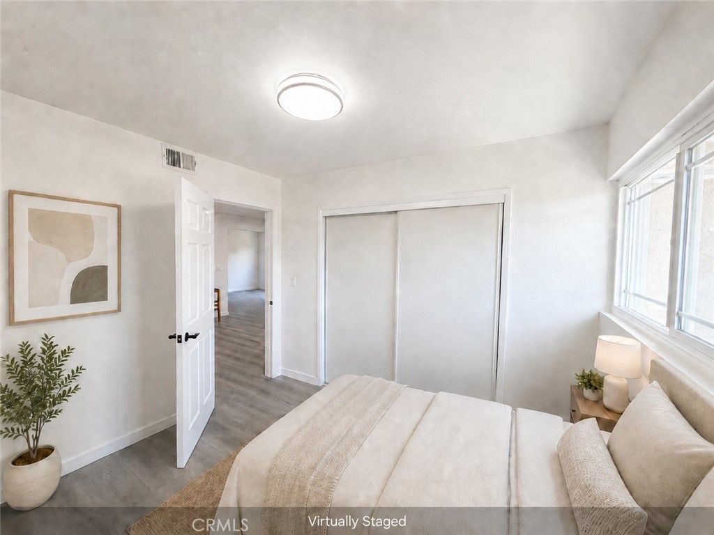 Residential Lease for rent at 2512 W Fulcrum, Anaheim CA featuring 4 beds and 2 baths