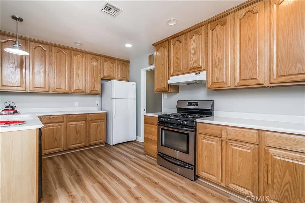 Residential Lease for rent at 1210 E Oakmont, Orange CA featuring 3 beds and 2 baths