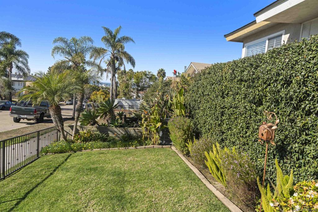 Residential Lease for rent at 4614 Saratoga Ave, San Diego CA featuring 2 beds and 1 bath