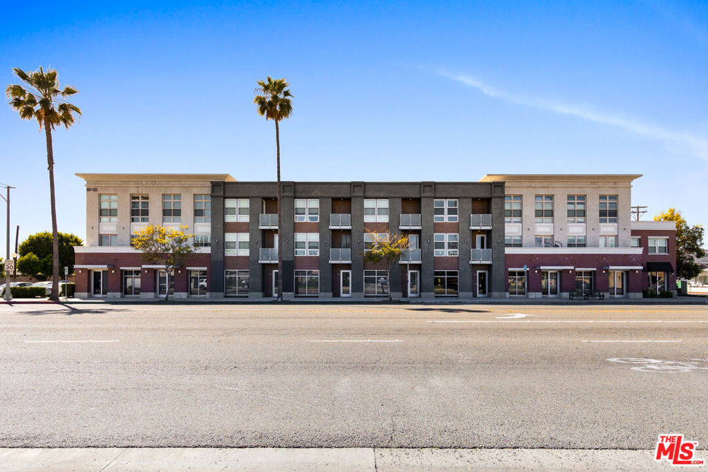 Residential for sale at 801 S Anaheim Boulevard 107, Anaheim CA featuring 3 beds and 4 baths