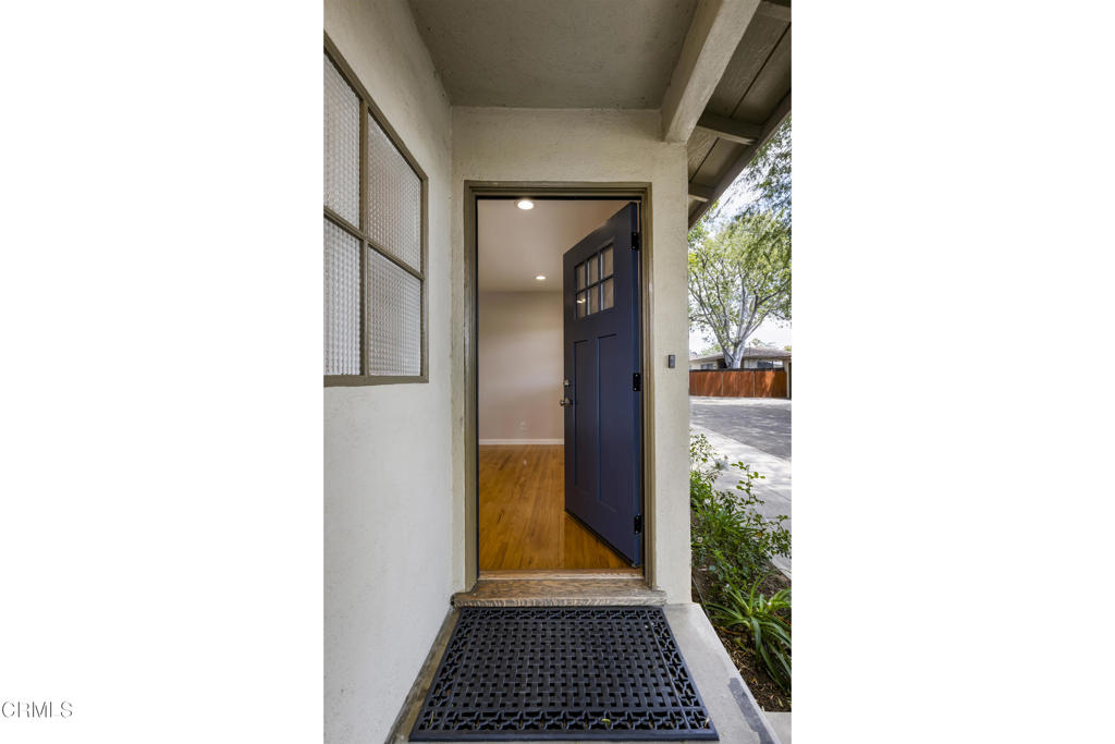 Residential Lease for rent at 420 Violet Avenue, Monrovia CA featuring 2 beds and 1 bath