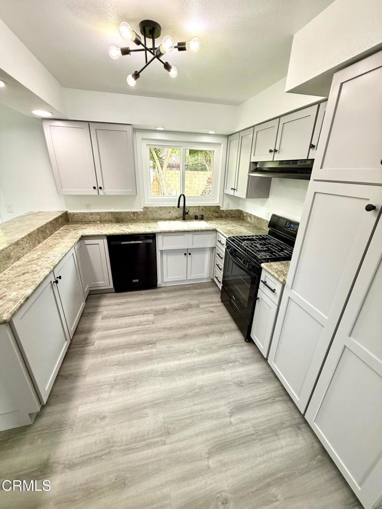 Residential Lease for rent at 368 Garfield Rondo, Ventura, Ventura County CA featuring 4 beds and 2 baths
