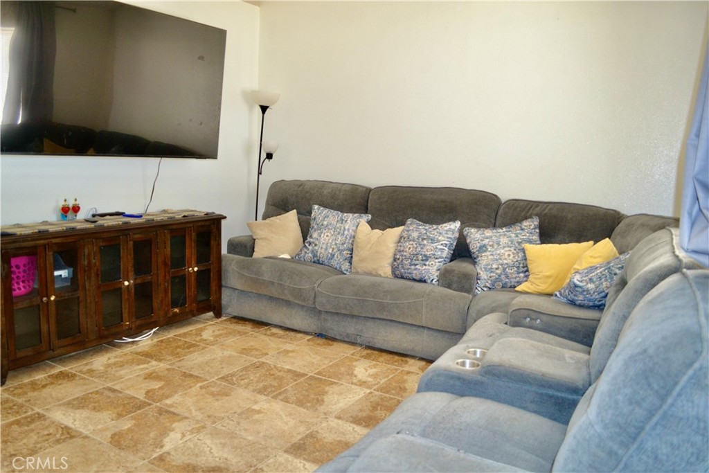 Residential for sale at 809 S Sunset, Ridgecrest CA featuring 3 beds and 1 bath