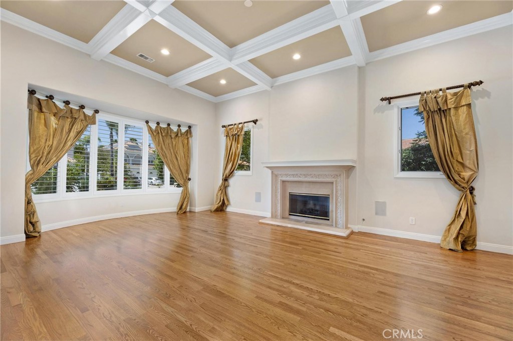 Residential for sale at 5512 Villawood, Calabasas CA featuring 6 beds and 7 baths