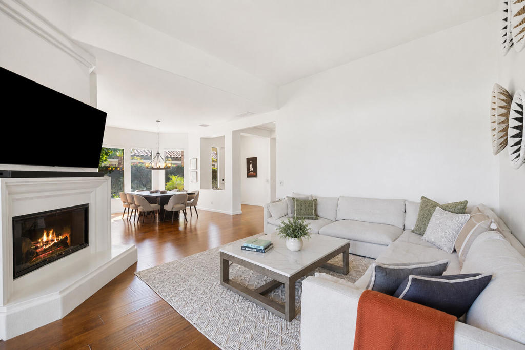 Residential Lease for rent at 220 Tomahawk Drive, Palm Desert CA featuring 3 beds and 4 baths
